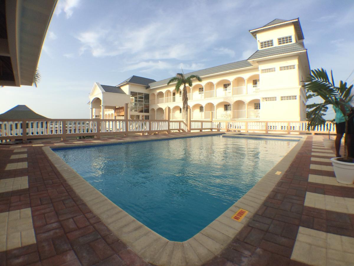 Glistening Waters Hotel Фалмът Екстериор снимка