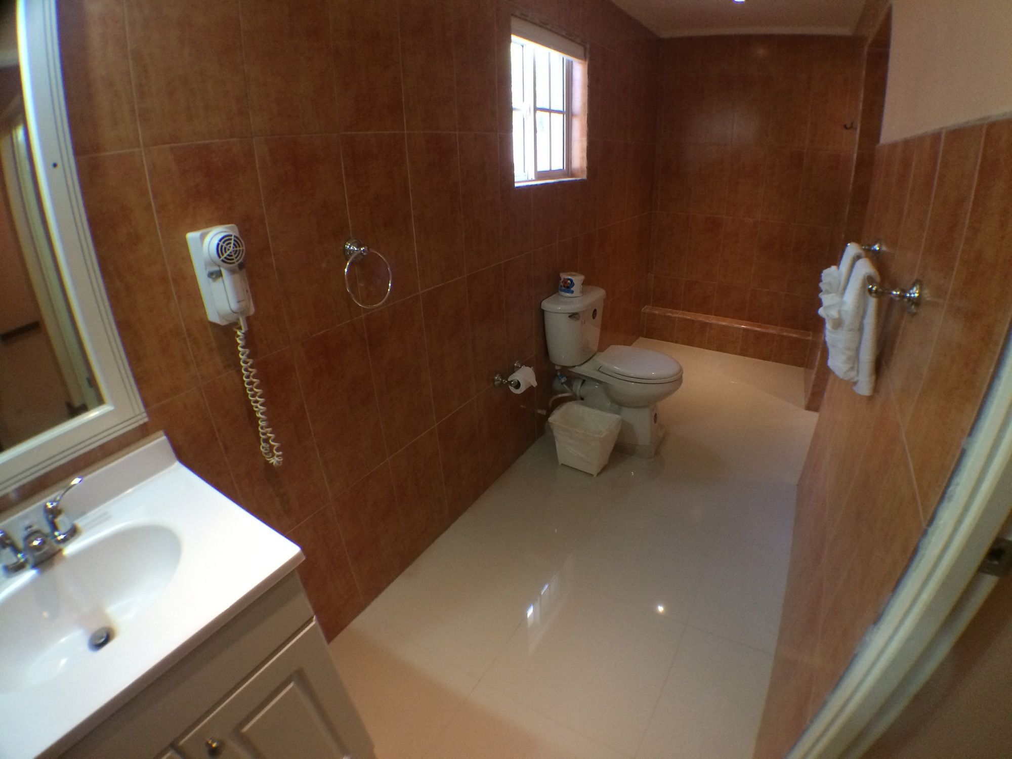 Glistening Waters Hotel Фалмът Екстериор снимка